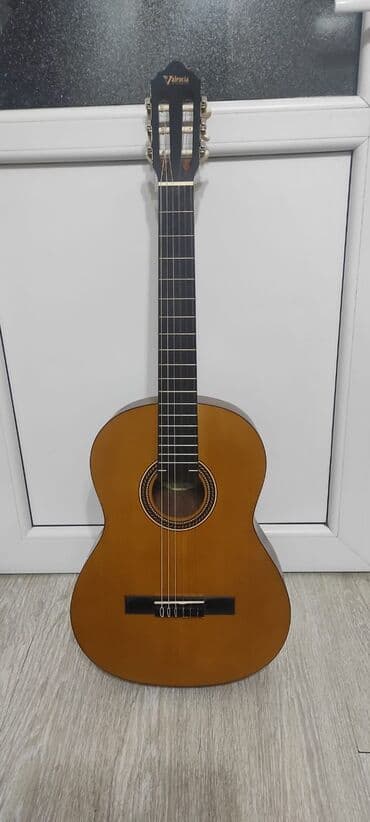 körpü: Valencia klassik gitara - Brend/model: Valencia (Established 1972) - — 4