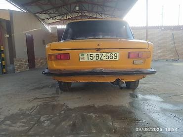 det 75: VAZ 2101 “Jiquli” sedan – sarı rəng Xüsusiyyətlər: - Kuzov: 4 qapılı — 3