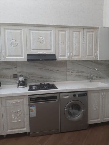 bakıxanov kiraye ev: 28 May metrosundan 700-800şərq bazarından 100 metr məsafədə 177 — 17