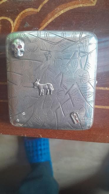 İncəsənət və kolleksiyalar: Gümüş siqaret futlyarı - Material: damğalı gümüş (iç tərəfdə — 8