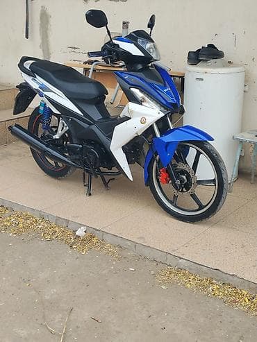 changan disk: Sport üslublu moped/motosiklet – underbone kuzov tipli, mavi-ağ-qara — 1