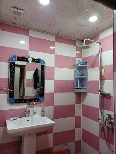 9 ci mikrorayon satilan evler: Bakı, 2 otaqlı, Köhnə tikili, m. Həzi Aslanov, 60 kv. m — 8