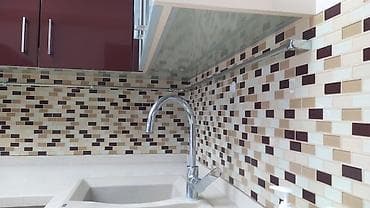 ремонт кухни в хрущевке: Mətbəx mebeli dəsti – müasir dizayn, L formalı yerləşim - Üst və alt — 5