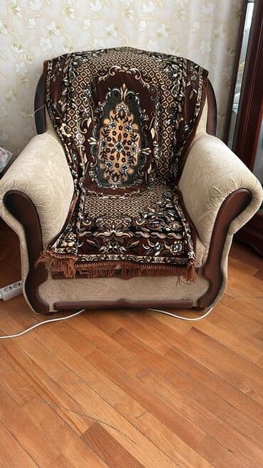 стулья мягкие для дома: Для гостиной, Б/у, Нескладной, цвет - Бежевый Стул — 2