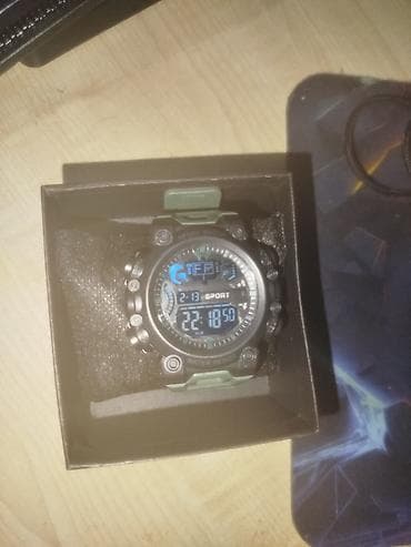 Smart qolbaqlar: Qol saatlari sekildekilerin her biri 9 azndir,bezilerinin oz — 10