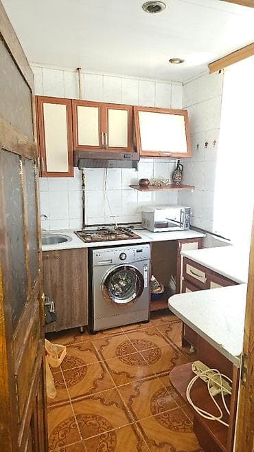 tecili ev satilir: YAXŞI variant.
Memar Əcəmi metro yaxınlığında 5-6 dəq məsafə — 5