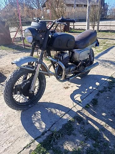 Moped/Motosiklet – klassik sovet tipli model Xüsusiyyətlər: - Yanacaq