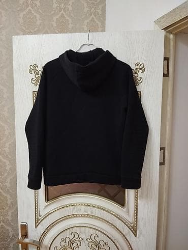 papaqlar kisi ucun: Kapişonka 38 M razmer kişi üçün — 2