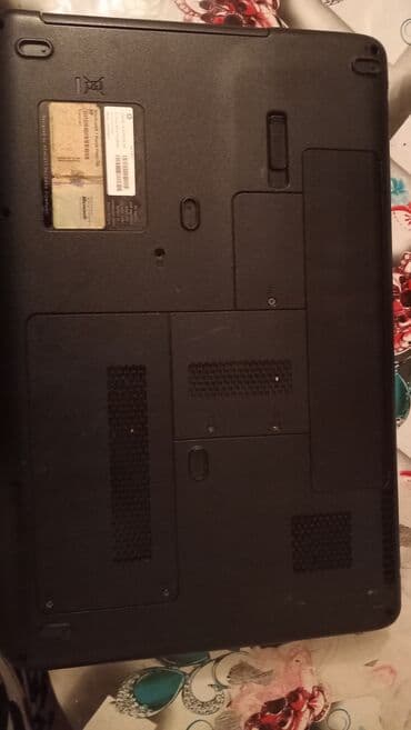 Modemlər və şəbəkə avadanlıqları: HP noutbuk - Marka: HP - Korpus: parlaq qara qapaq, gümüşü palmrest - — 4