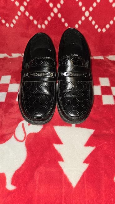 Donlar: Qara rəngli klassik uşaq loaferləri - Material: parlaq dəri effektli — 1