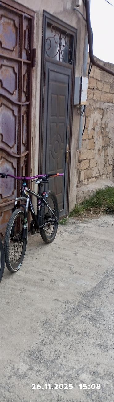 velosıbet: Dağ/şəhər üçün universal velosiped Xüsusiyyətlər: - Alüminium — 10