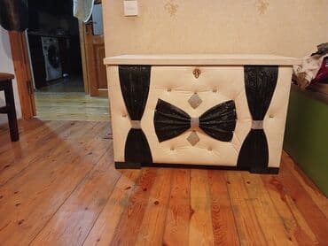 22 yaşım var: Dekorativ sandıq/çamaşırlıq qutusu - Material: yumşaq süngərli üzlük — 1