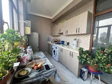 yeni guneslide 5 otaqli evlerin qiymeti: 4 otaqlı, Yeni tikili, m. Azadlıq Prospekti, 100 kv. m — 10