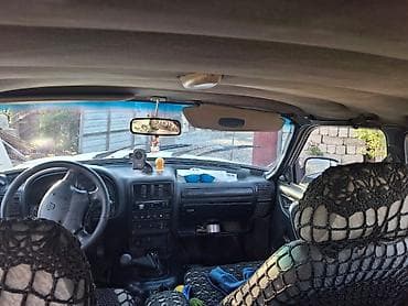 GAZ Volga 3110 sedan - Kuzov: 4 qapılı sedan, gümüşü rəng - Mühərrik — 5