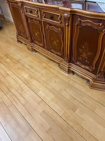 куплю старую мебель: Rumıniya istehsalı olan klassik qonaq otağı mebeli satılır. Mebel tam — 4