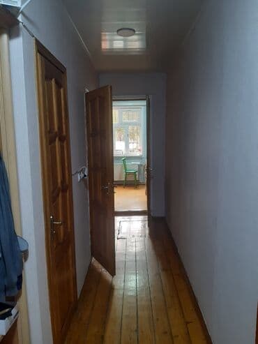 tələbələr üçün kirayə evlər otaq yoldası: 3 otaqlı, 59 kv. m, Orta təmir — 5