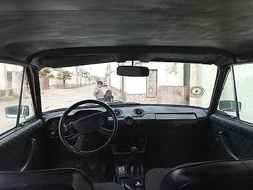 30 kuza: VAZ 2106 sedan, ağ rəng. mator karofka super veizyetde ustundeki — 10