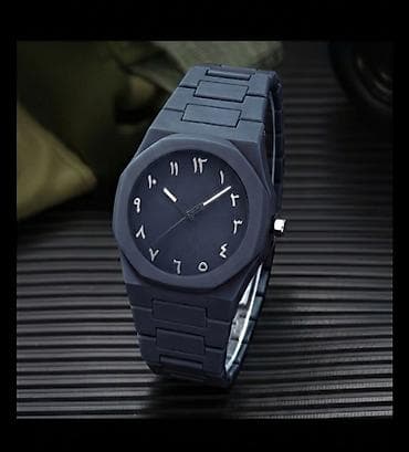 Qara metal korpuslu, minimalist üslubda kişilər üçün qol saatı. Tam — 3