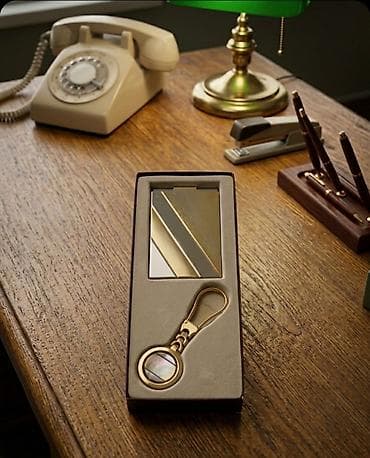 instagram hediyyeler: 90-cı illərin vintaj dəsti: Vizitqabı və breloq Qutusunda hədiyyəlik — 2