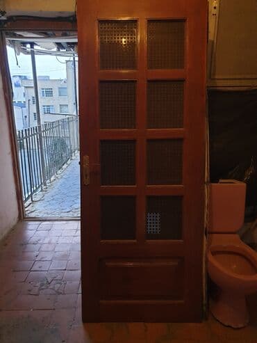 taxta otaq qapisi: Məhsul: 4 ədəd Taxta qapı 66x 200, 77 x 200, 80x200, 80x200 (panelli — 5