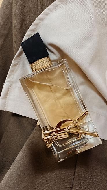 dior parfum: Qadın üçün ətir – Eau de Parfum - Zərif şüşə dibçək, qızılı detallar — 1