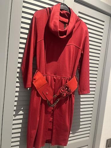 rm butik instagram: 2 paltar, 40-42 olcuye gedir. Tezedir. Geyilmeyib. Birinin ustunde — 2