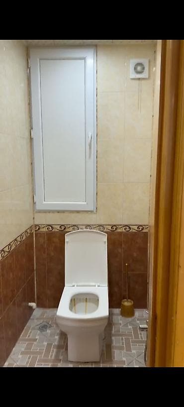 Mənzil kirayələyirəm: Köhne Yevlax avtovağzalının yani 5/1 mertebesi 2 otaqlı təmirli və — 5