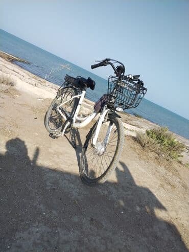 sədərək velosiped satışı 2021: Şəhər tipli elektrik velosipedi - Rəng: ağ gövdə, qara elementlər - — 2