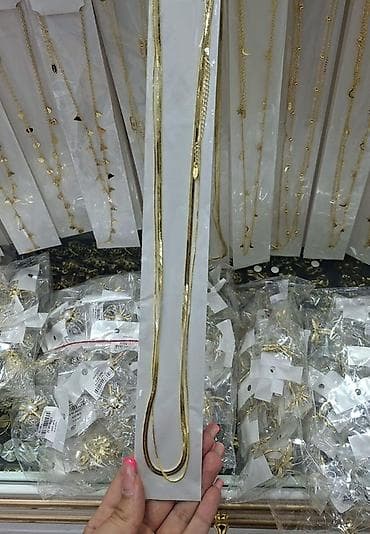 qiz sumkalari: Qızılı tonlarda qadın boyunbağı və zəncir kolleksiyası - Material — 2