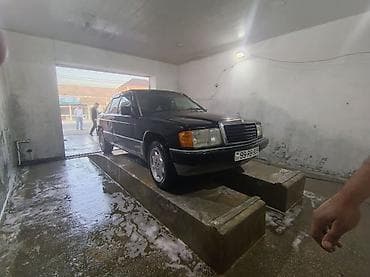 kompressor teh: Mercedes-Benz 190 (W201): 2.2 l | 1991 il Sedan — 3