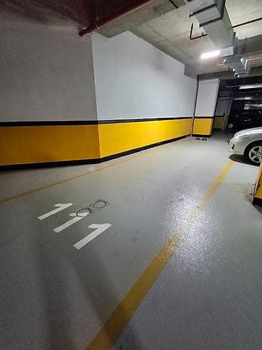 Ağ şəhərdə Ağ saray resideve p2 yeləşir.iki maşın sərbəst yerləşir