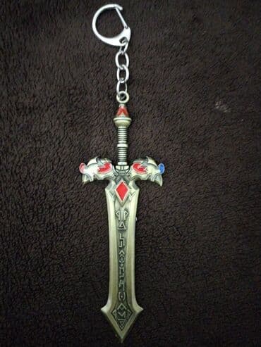 açarliq: Məhsul: Qılınc formalı açarlıq Təsvir: - Metal materialdan — 2