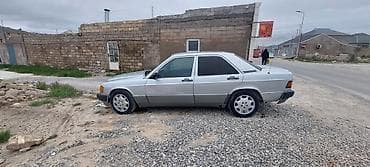 avto rullar: Mercedes-Benz 190 (W201) sedan - Kuzov: gümüş rəng, 4 qapılı sedan — 3