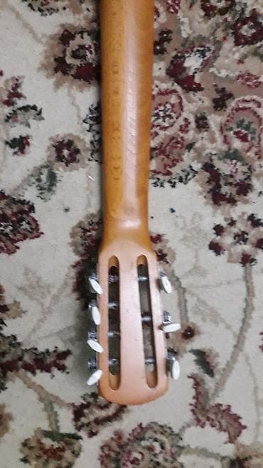 gitara aksesuar: Sovet istehsalı 7 simli rus gitarası - Korpus: yuxarı deka ağacdan — 5