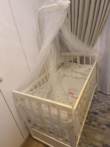 Oğlan və qız üçün, Dördbucaq, Beşik, Dəst ilə, Matras ilə, Yellənmə mexanizm ilə