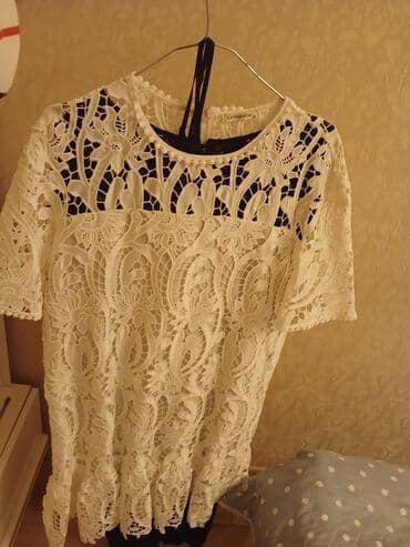 Baha alinib. Ag platya midi boydu. M- L olcu. 30 azn satilir. Unvan