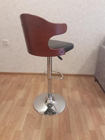 Bar taburesi – tənzimlənən hündürlüklü, fırlanan model. - Oturacaq və