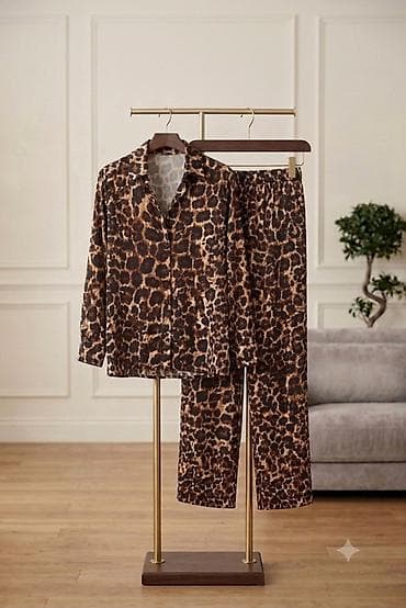 ev geyimler: Leopard naxışlı qadın pijama dəsti - 2 hissəli dəst: uzunqol köynək — 1