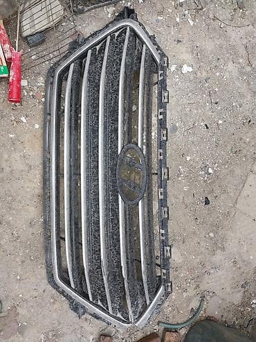 sendvic panel satilir: Məhsul: Avtomobilin ön radiator barmaqlığı (panjur) Təsvir: - — 1