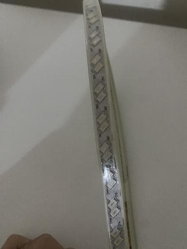 Asia: LED işıq zolağı İstifadə Olunmayıb Sadəcə yarm metr hissəsi yanmır — 2