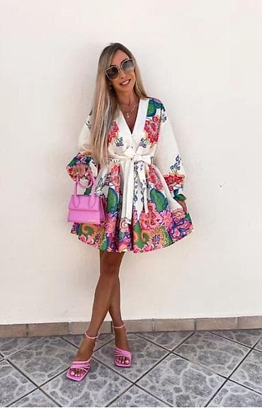 Rəngarəng naxışlı qısa don - Üslub: A-kəsim, beldən yığılan, ətəyi