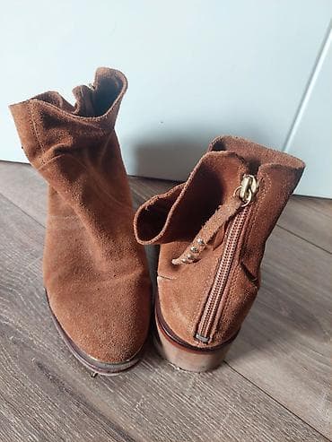 krosofka: İdman ayaqqabısı və zərif bot dəsti - Model: Adidas Yeezy 700 — 3