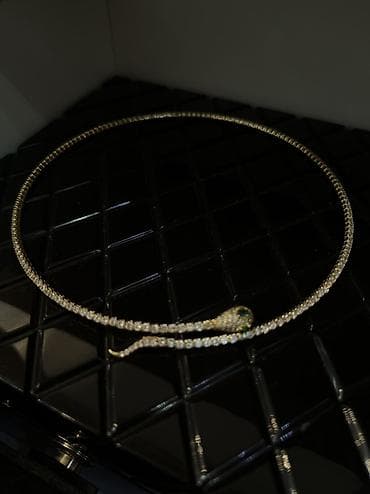 bulgari: Dəstə daxildir: Boyunbağı — 1