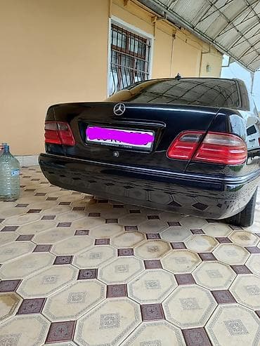kia ceed ekran: Mercedes-Benz E-Sinif (W210) sedan - Kuzov: qara rəng, 4 qapı, geniş — 3