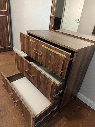dolap: 4 qapılı, Güzgülü, Qəhvəyi, Digər material, Açılan, Düz dolab — 8