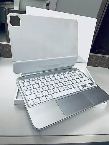 istemmis komputer: Məhsul: Apple iPad pro m4 m5 Magic Keyboard (ağ rəng) Təsvir: - iPad — 1