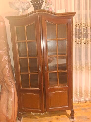 Manekenlər: Şüşəli dolab vitrini, İşlənmiş — 2