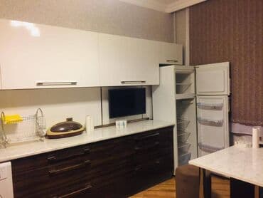 gunluk evler ucuz: Nəsimi rayonu,Tibb universiteti yaxınlığında,3 otaqlı,tam — 10
