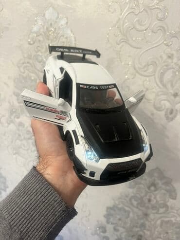 oyun kartları: Yarış üslublu oyuncaq maşın modeli - Korpus: ağ-qara rəng sxemi — 4