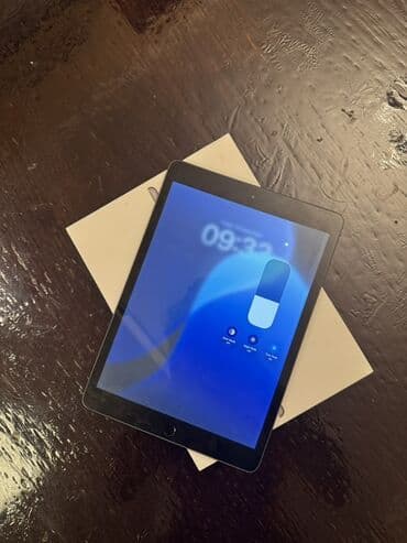 ipad 8 nesil 32 gb: Apple iPad planşet Xüsusiyyətlər: - 128 gb yaddaş - Rəng: Space Gray — 1